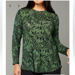 Tani NWT Tencel Modal Green and Black Tiger Cara Top Size 14